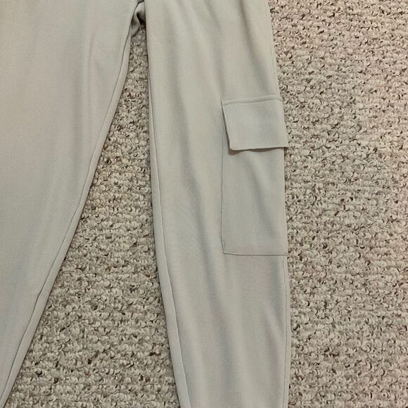 Move Theology greatest Jogger Cream Size XS - Picture 4 of 9